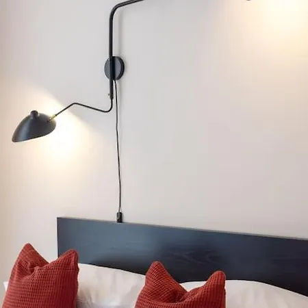 The Shelter 5 * Napoli